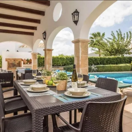 Viola Bosch Menorca Villa